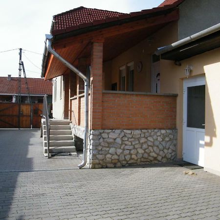 Pal Utcai Apartman Miskolc Eksteriør bilde