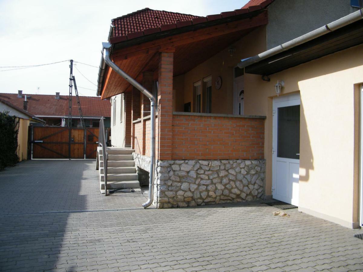 Pal Utcai Apartman Miskolc Eksteriør bilde