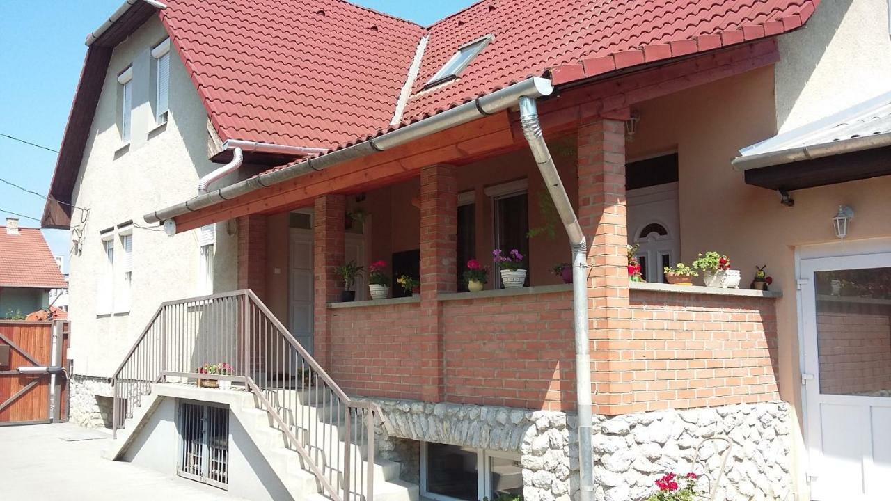 Pal Utcai Apartman Miskolc Eksteriør bilde